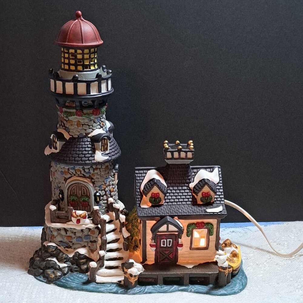 2002 Carole Towne Casey's Point Lighthouse - Christmas Village House with Light